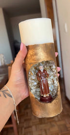 [Compre 1 e Leve 2] Vela Artesanal Santo Antônio - Gruta de Cristais Naturais e Ouro