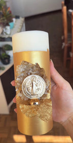 [Compre 1 e Leve 2] Vela Artesanal São Bento - Cristais Champagne e Ouro