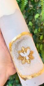 [Compre 1 e Leve 2] Vela Artesanal Divino Espírito Santo - Drusa Natural e Ouro